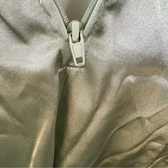Speechless Juniors Pistachio Side Slit Satin Maxi Dress Size 1/XS - Picture 8 of 16